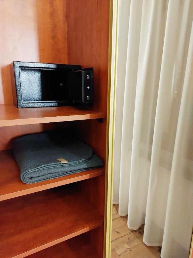Square 16 Apartman - Absolutely Central Location With Self Check In Szombathely Exterior photo