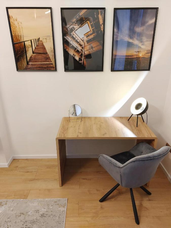 Square 16 Apartman - Absolutely Central Location With Self Check In Szombathely Exterior photo