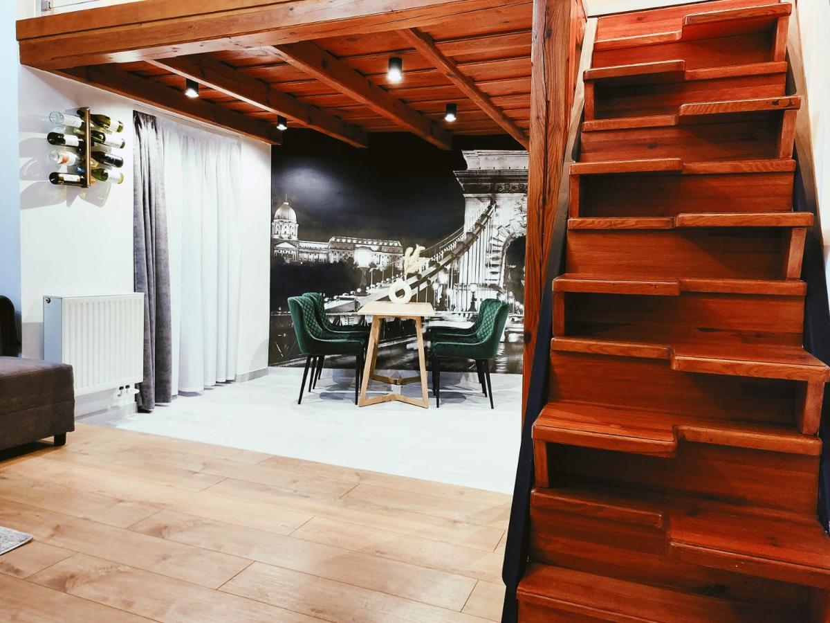 Square 16 Apartman - Absolutely Central Location With Self Check In Szombathely Exterior photo