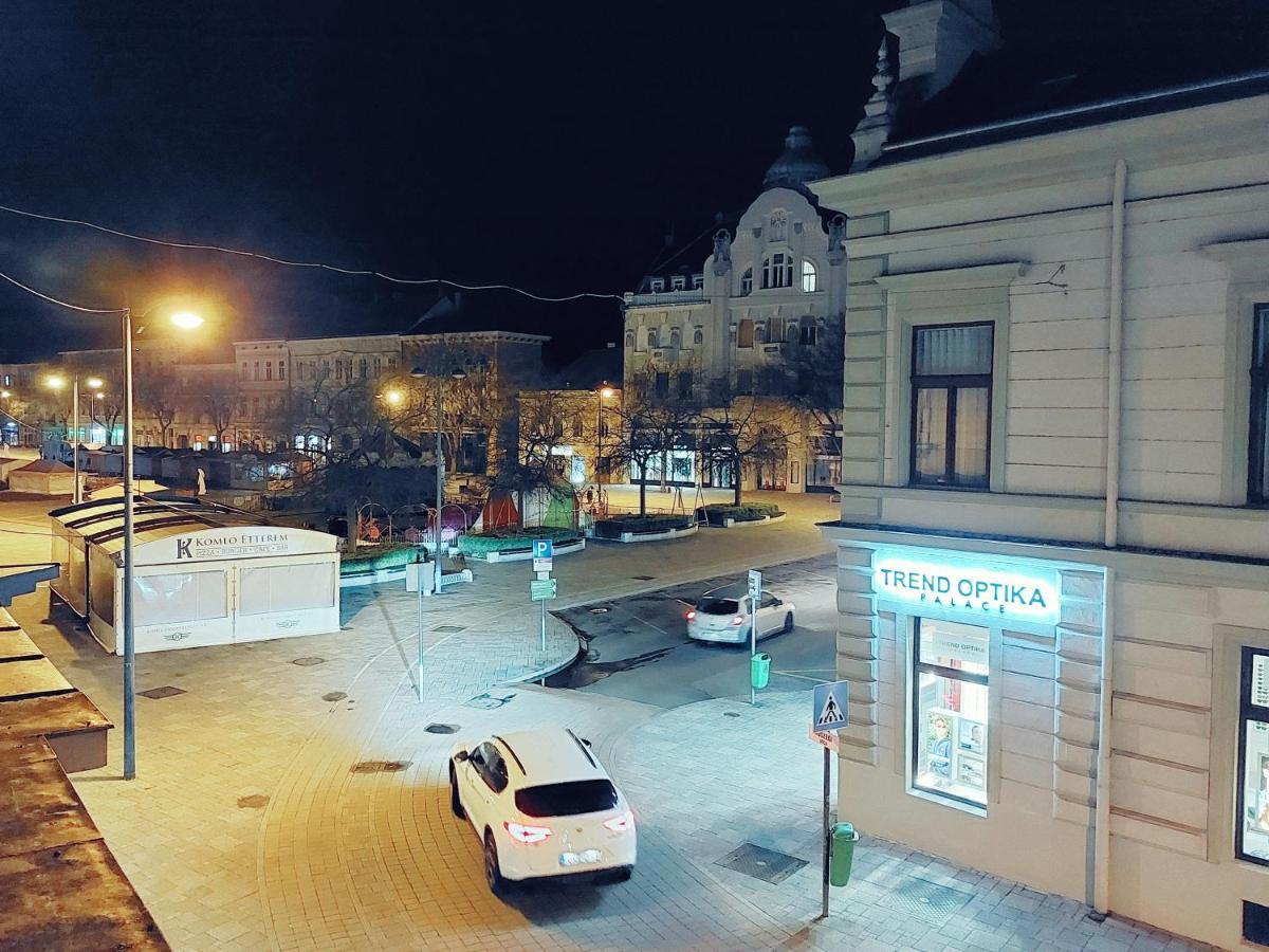 Square 16 Apartman - Absolutely Central Location With Self Check In Szombathely Exterior photo